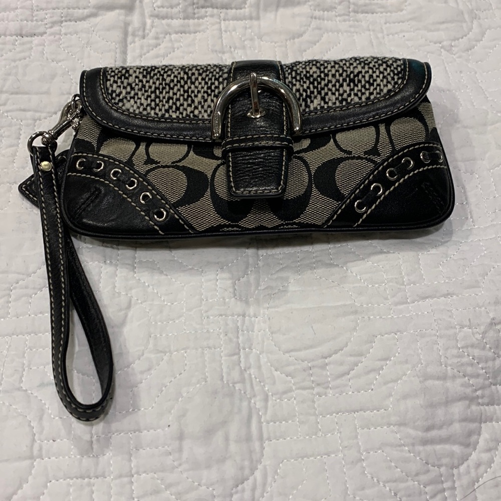 Coach Clutch 7.5” x 4”